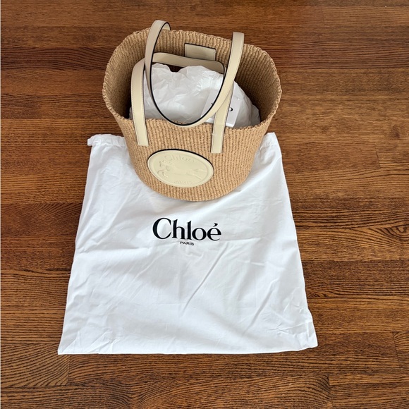 Chloe - Large Horse Medal basket bag in Deep Ivory - Picture 3 of 10